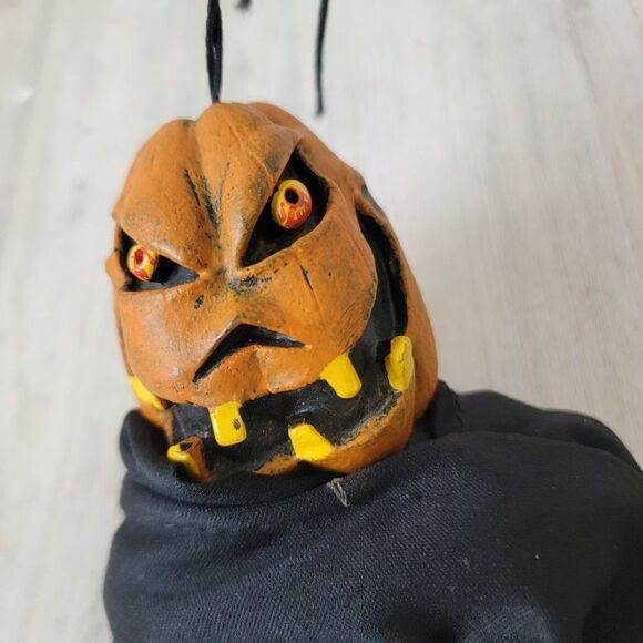 Paper magic group AS IS jack o lantern hanging head Halloween scary decor - Picture 3 of 6